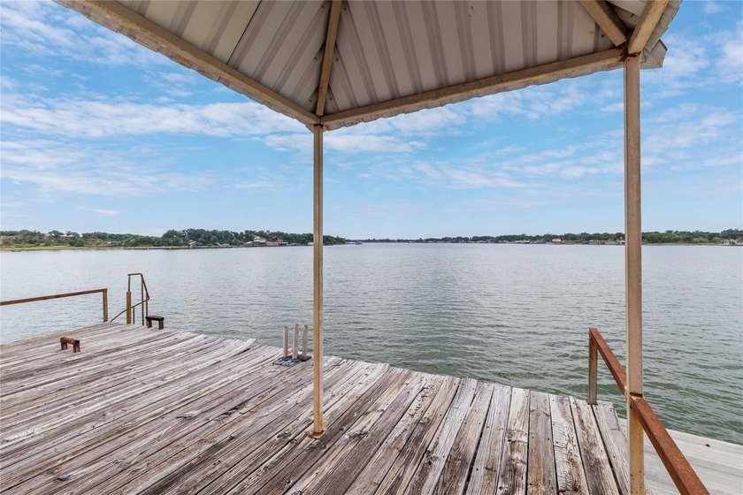 Stunning lakefront opportunity in the highly sought-after gated - photo 21