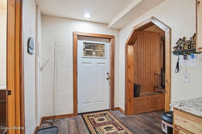 Discover exceptional versatility and location at 527/529 - photo 15
