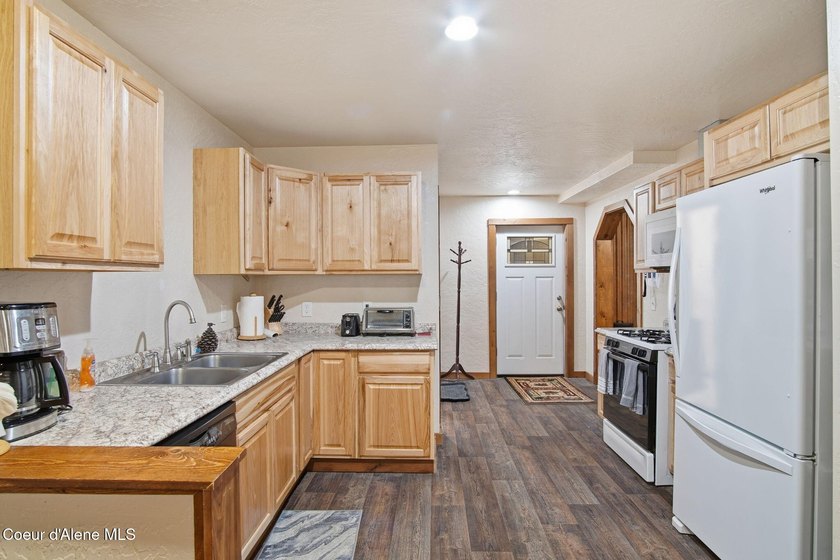 Discover exceptional versatility and location at 527/529 - photo 16