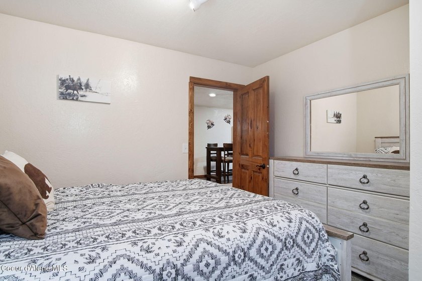 Discover exceptional versatility and location at 527/529 - photo 28