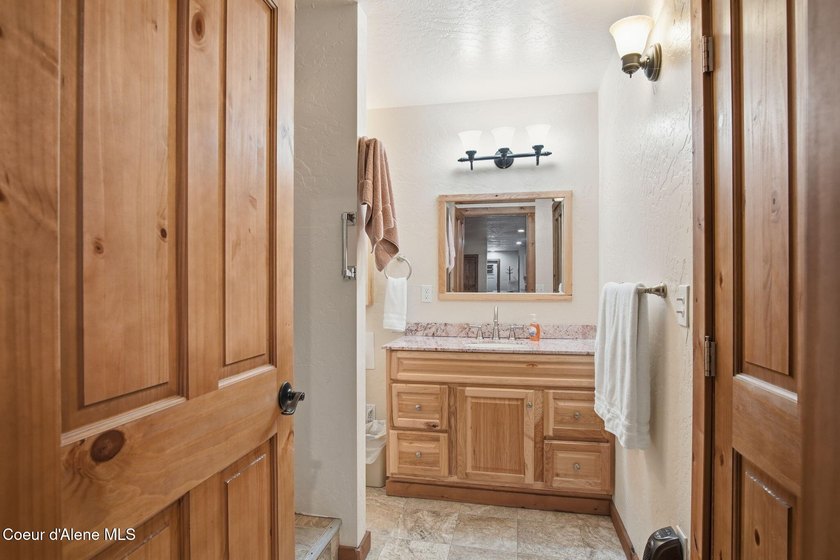 Discover exceptional versatility and location at 527/529 - photo 29