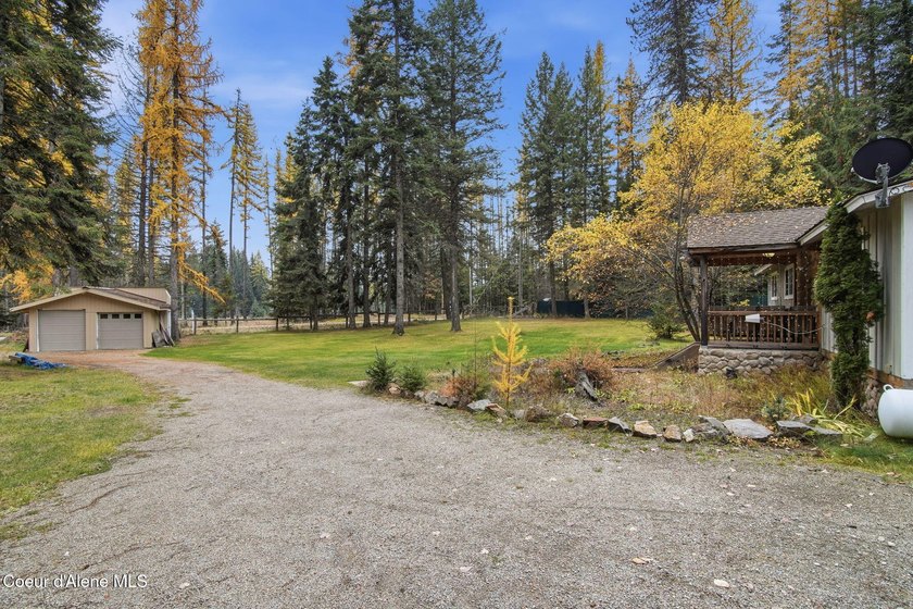 Discover exceptional versatility and location at 527/529 - photo 32