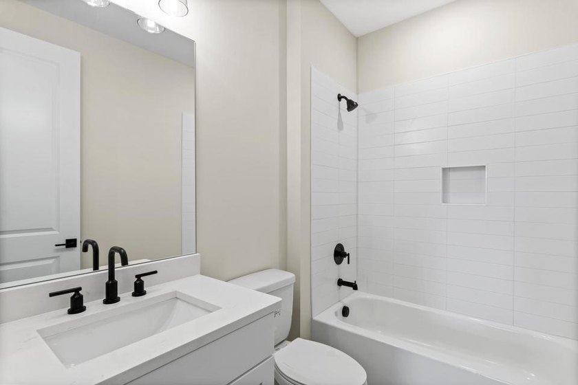 UNDER CONSTRUCTION - The Chopin floor plan offers 5 bedrooms &amp; 4 - photo 8