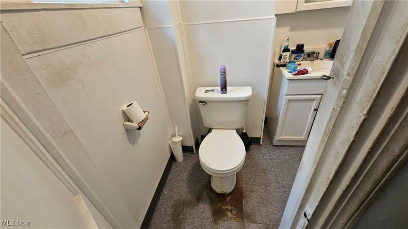 Income-producing duplex located in a consistently leased rental - photo 5