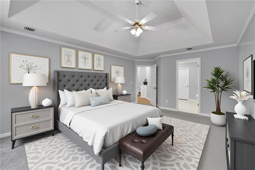 This 6 bedroom, 3 bathroom home offers of comfortable living - photo 11
