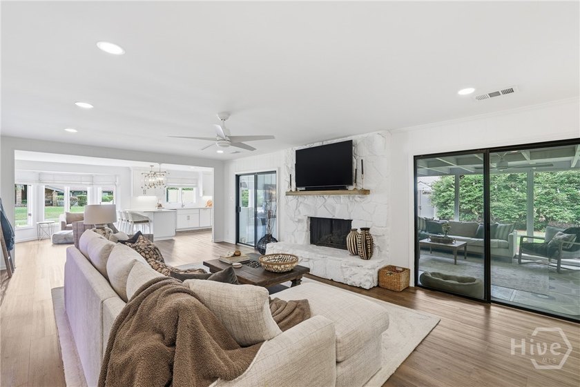 Welcome to 1 Bray Lane - a fully renovated, single-story home - photo 12