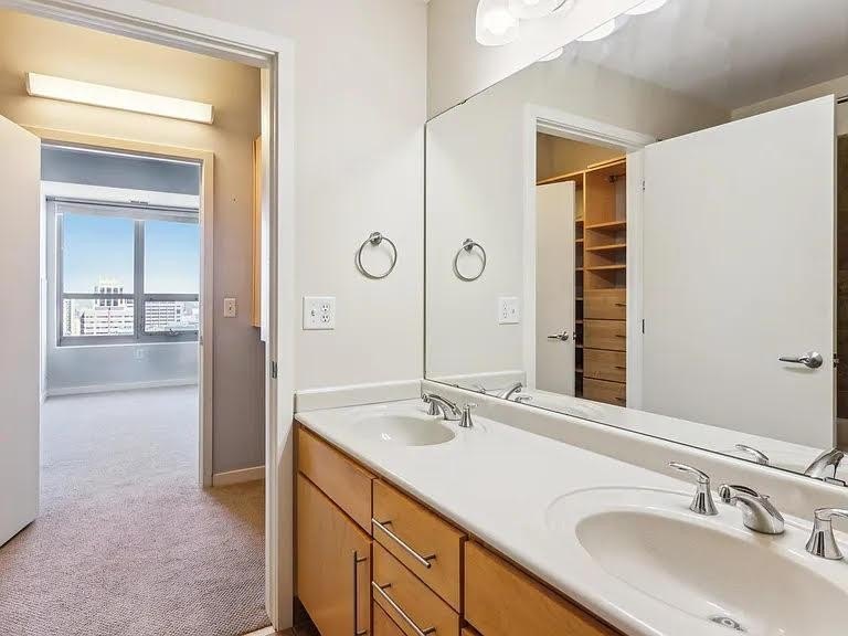 Welcome to unit #2003 at Skyscape. This 20th floor unit - photo 21