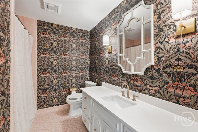 Welcome to 1 Bray Lane - a fully renovated, single-story home - photo 27