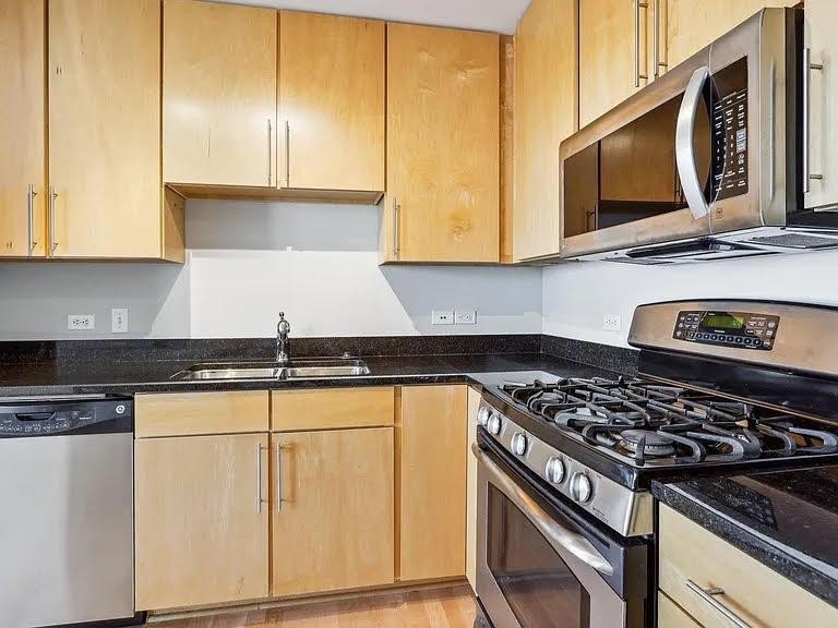 Welcome to unit #2003 at Skyscape. This 20th floor unit - photo 28