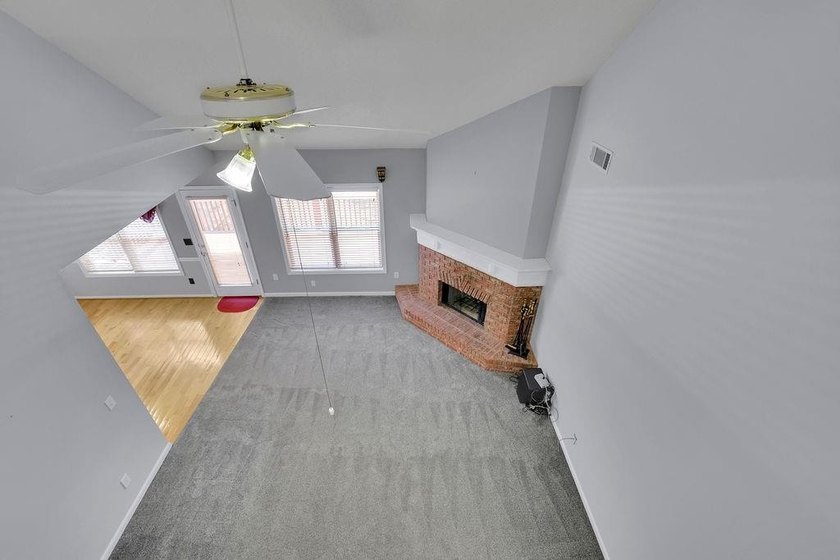 This 6 bedroom, 3 bathroom home offers of comfortable living - photo 31