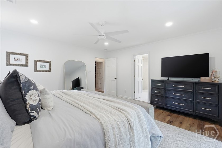 Welcome to 1 Bray Lane - a fully renovated, single-story home - photo 32