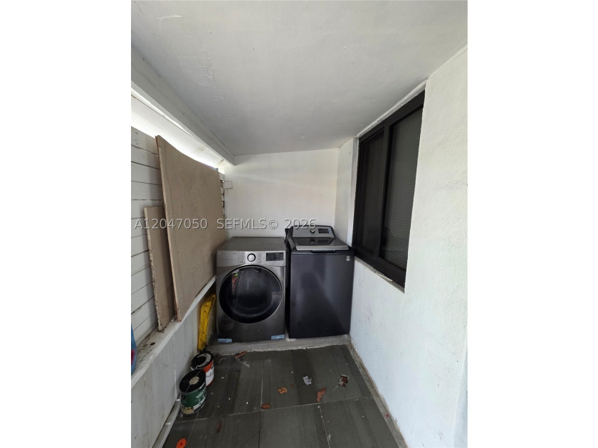 **PRICE SIGNIFICANTLY REDUCED!** Fixer-Upper / Excellent - photo 33