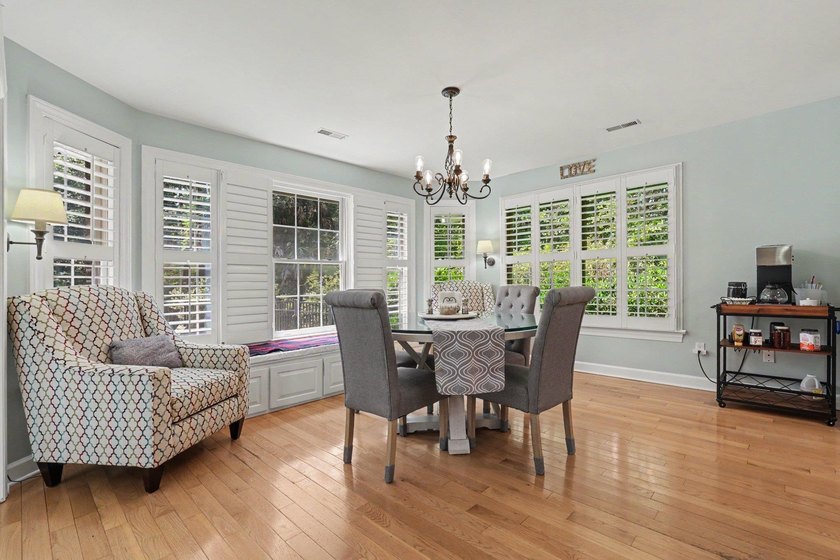 YOU FOUND THE ONE!!! Magnificent 3-bedroom, 3.5 bath brick home - photo 14