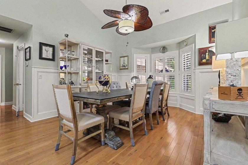 YOU FOUND THE ONE!!! Magnificent 3-bedroom, 3.5 bath brick home - photo 17