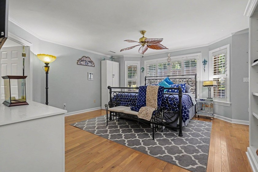 YOU FOUND THE ONE!!! Magnificent 3-bedroom, 3.5 bath brick home - photo 18