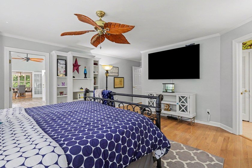 YOU FOUND THE ONE!!! Magnificent 3-bedroom, 3.5 bath brick home - photo 19