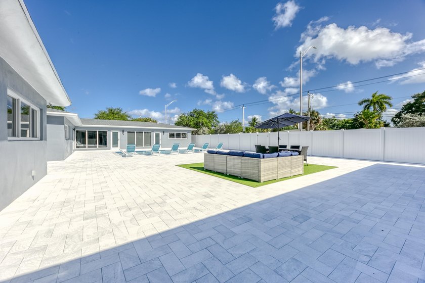 Thriving  Multi Family Compound in Wilton Manors. The portfolio - photo 25