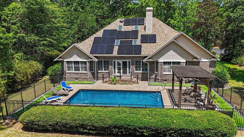 YOU FOUND THE ONE!!! Magnificent 3-bedroom, 3.5 bath brick home - photo 26