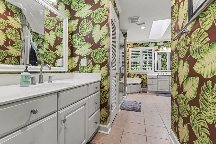 YOU FOUND THE ONE!!! Magnificent 3-bedroom, 3.5 bath brick home - photo 29