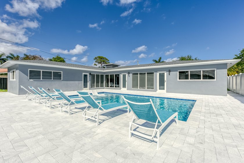Thriving  Multi Family Compound in Wilton Manors. The portfolio - photo 32