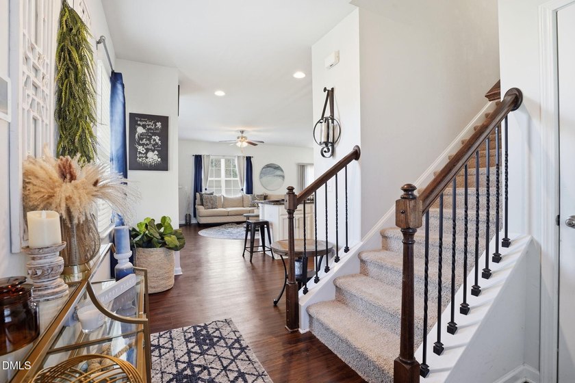 Welcome to this beautifully designed 4-bedroom, 2.5-bathroom - photo 3