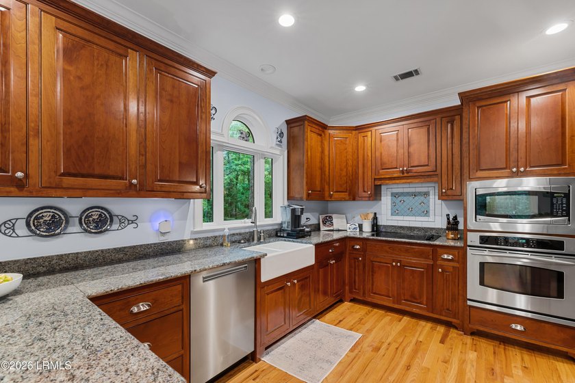 Welcome to this exceptional custom-built 4-bedroom, 3.5-bath - photo 17