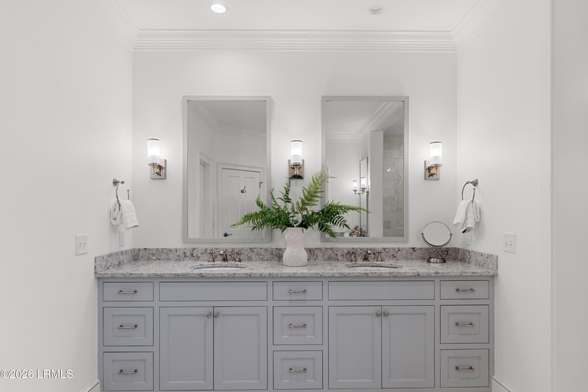 Welcome to this exceptional custom-built 4-bedroom, 3.5-bath - photo 24