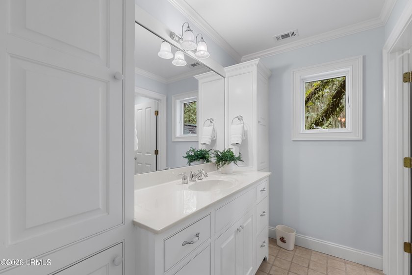 Welcome to this exceptional custom-built 4-bedroom, 3.5-bath - photo 33