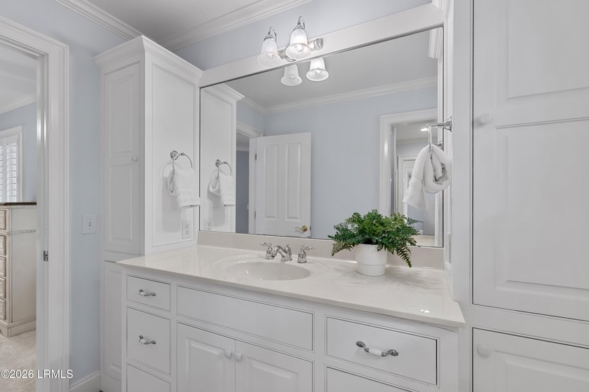 Welcome to this exceptional custom-built 4-bedroom, 3.5-bath - photo 34