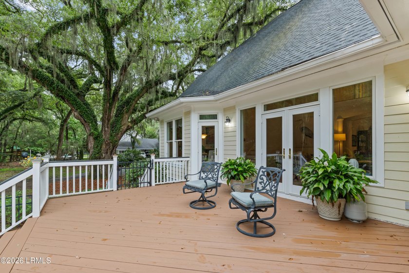 Welcome to this exceptional custom-built 4-bedroom, 3.5-bath - photo 44