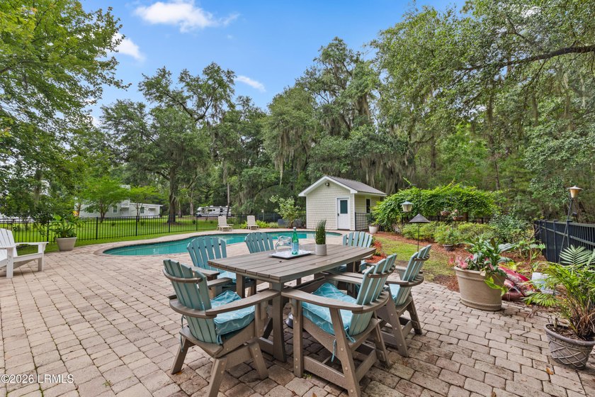 Welcome to this exceptional custom-built 4-bedroom, 3.5-bath - photo 46