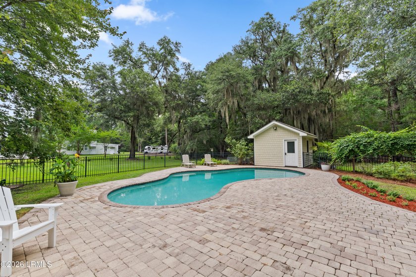 Welcome to this exceptional custom-built 4-bedroom, 3.5-bath - photo 47