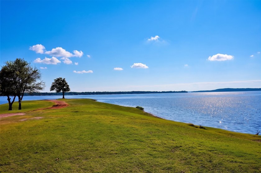 Centrally located in Rock Creek, Pasadera is one of the largest - photo 31