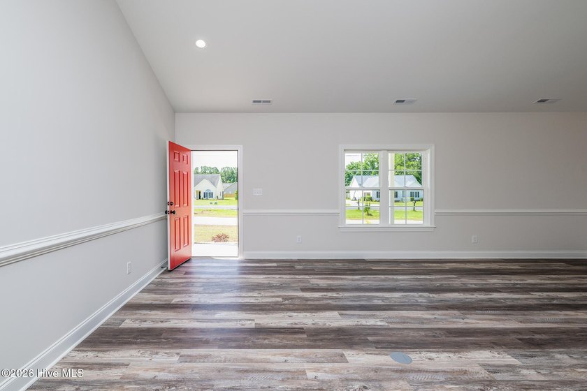 Move-in ready and waiting for its very first owners, this - photo 8