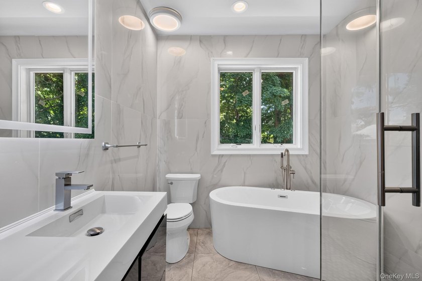 Video &amp; Pictures: Welcome to 25 Maple Grove Street, a stunning - photo 34