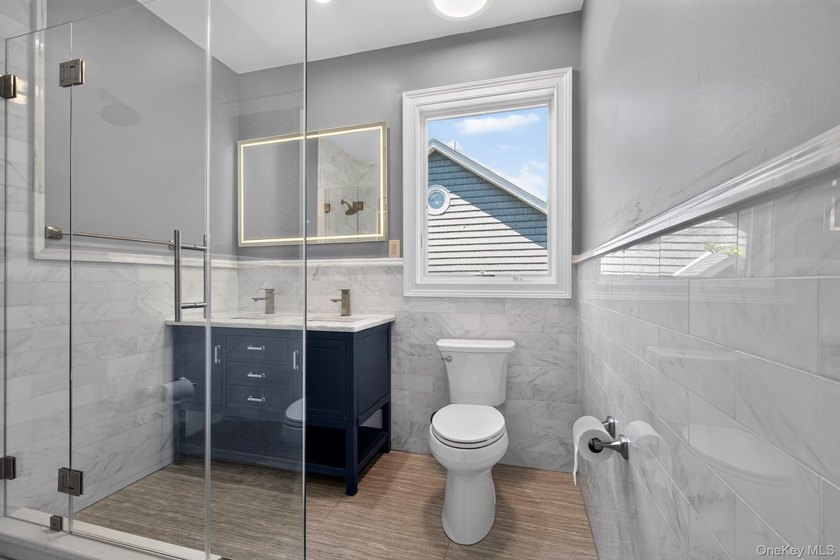 Video &amp; Pictures: Welcome to 25 Maple Grove Street, a stunning - photo 38