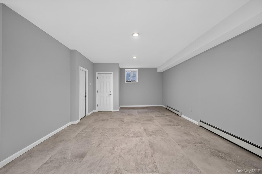 Video &amp; Pictures: Welcome to 25 Maple Grove Street, a stunning - photo 45