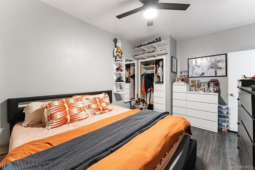 Opportunity knocks in the Pelham Bay section of the Bronx! This - photo 11
