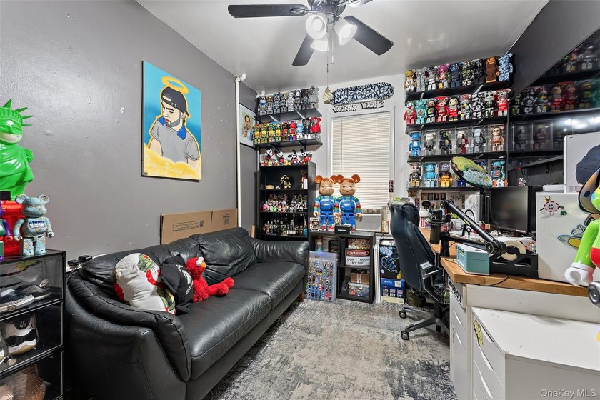 Opportunity knocks in the Pelham Bay section of the Bronx! This - photo 14