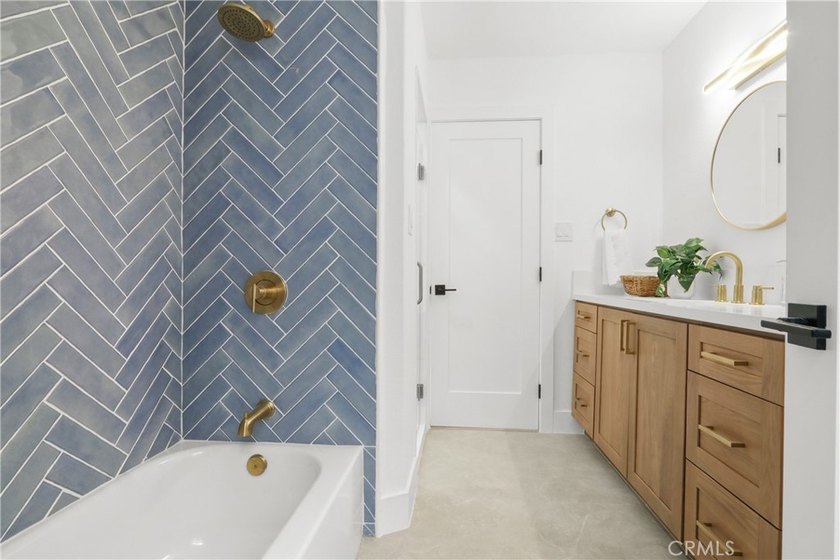 Beautifully remodeled 4-bedroom, 2-bath home in the heart of - photo 18