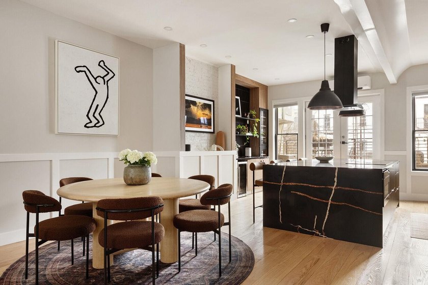 Welcome to this contemporary 19 x 50 ft Two-family townhouse - photo 9