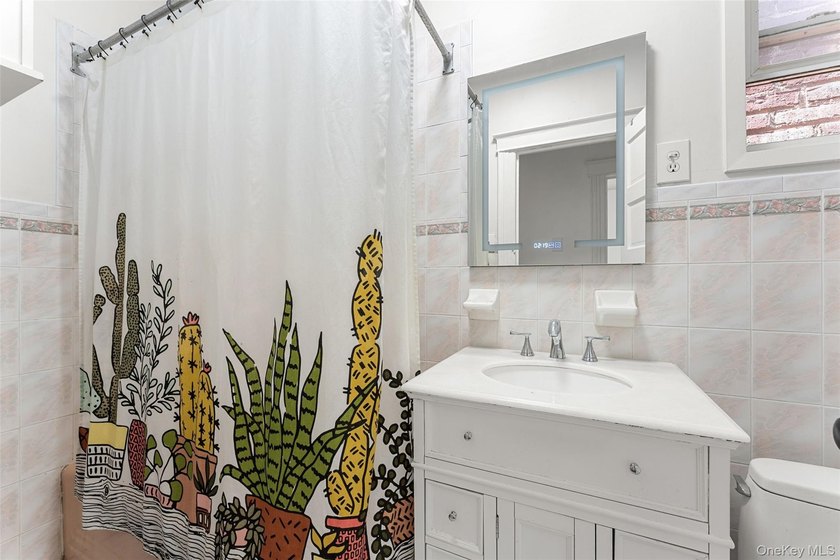 Opportunity knocks in the Pelham Bay section of the Bronx! This - photo 21