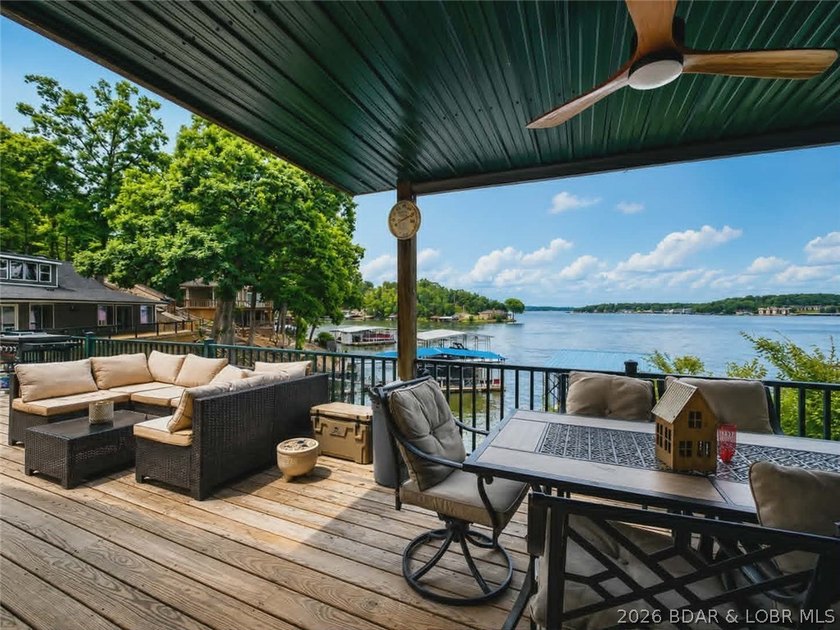 Step inside to vaulted ceilings and a stunning primary suite - photo 32