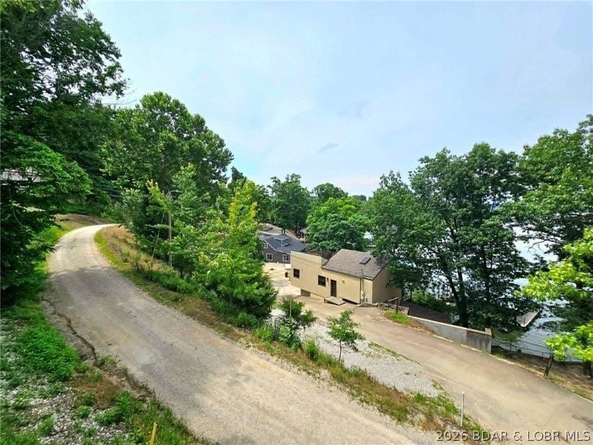 Step inside to vaulted ceilings and a stunning primary suite - photo 33