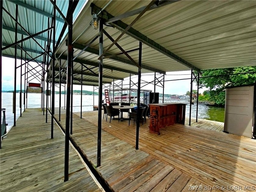 Step inside to vaulted ceilings and a stunning primary suite - photo 40
