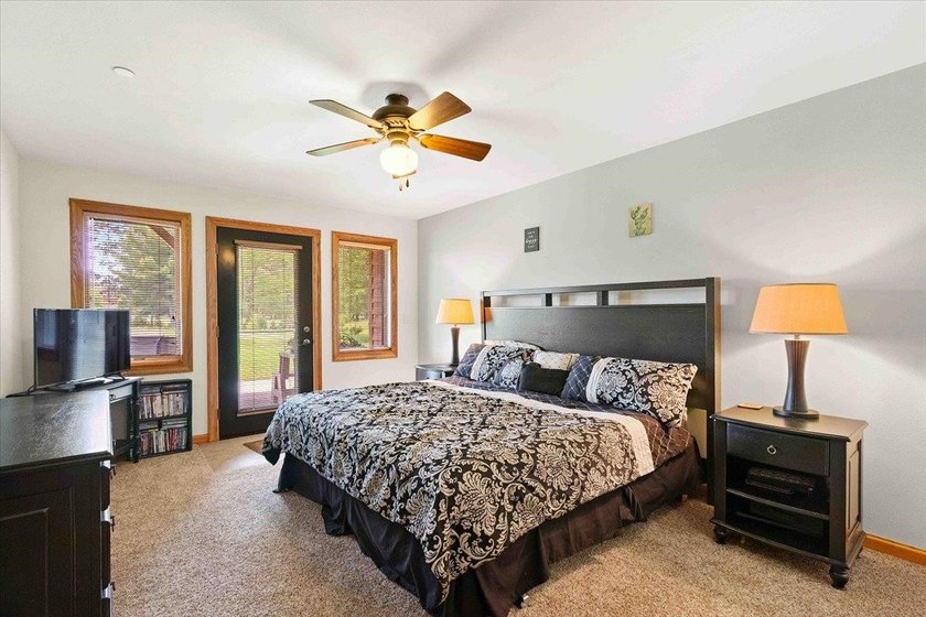 CASTLE ROCK LAKE RETREAT!! Spectacular Golf Course views are - photo 17