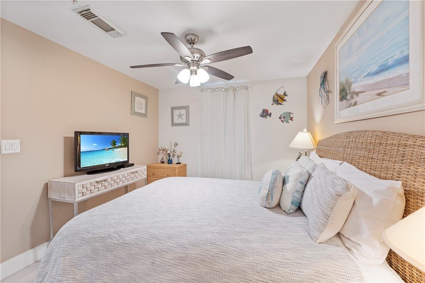 BEACHFRONT BEAUTY! Fabulously updated, this spacious 3-bedroom - photo 9
