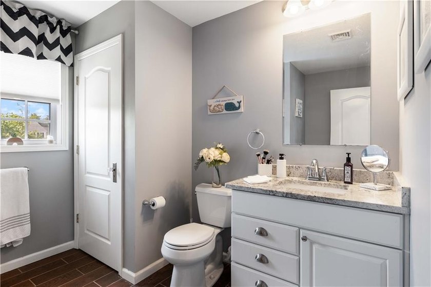 Welcome to 55 Sloop Drive, a beautifully maintained Colonial - photo 22