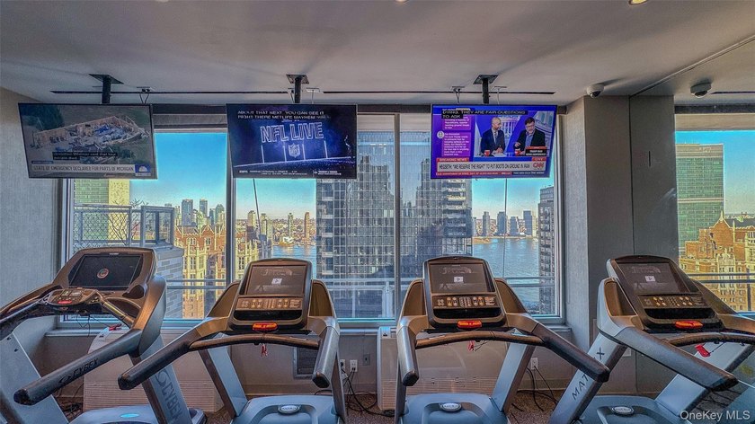 Welcome to Apartment 12E at 300 East 40th Street in The - photo 10
