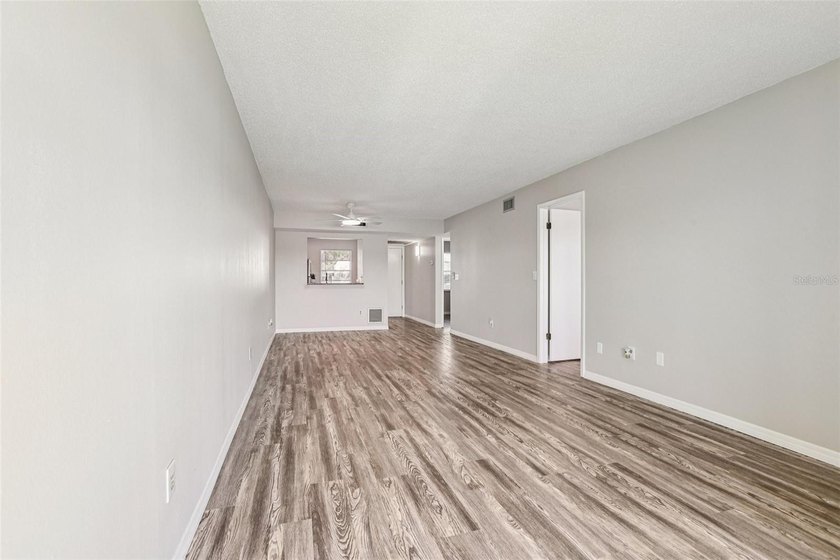 Welcome home to this beautifully renovated 2-bedroom, 1.5-bath - photo 7